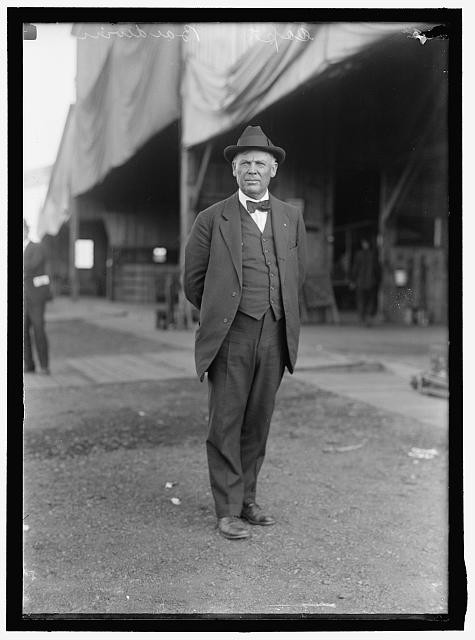 Photo:Captain Baldwin Portrait in Suit and Hat 1910s
