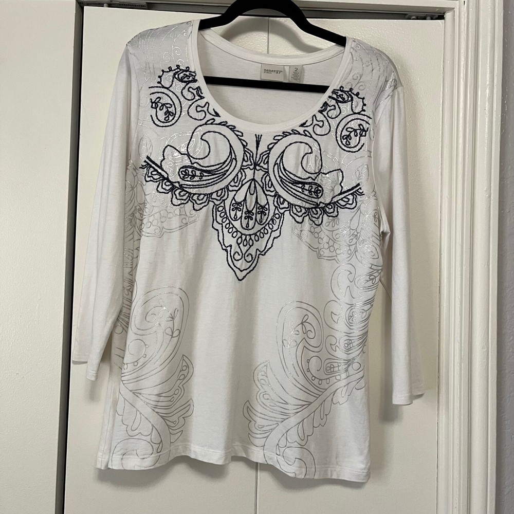 Zenergy by Chico's Embellished Top Paisley Print 3/4 Sleeve White Size 2