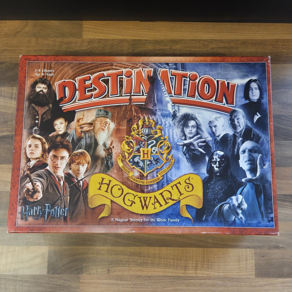 Harry Potter Destination Hogwarts  Board game  2-8 Players