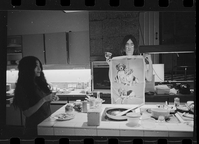 Photo:John Lennon Yoko Ono 1960s Kitchen Dog Poster Photo