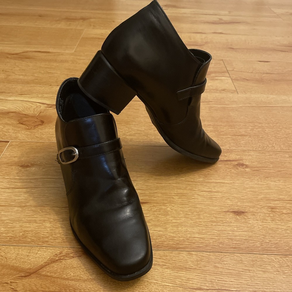 Bandolino Boots Womens 7M Ankle Booties Black Leather Heeled Buckle Silver