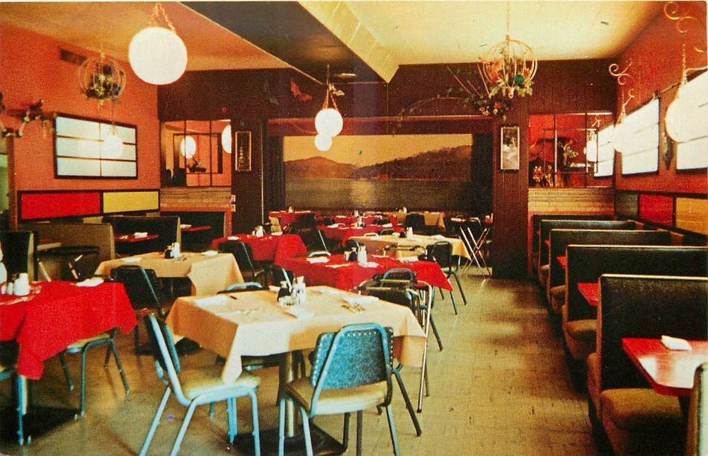 1960s Bartlesville Oklahoma Fortune restaurant Interior Postcard 26-2089