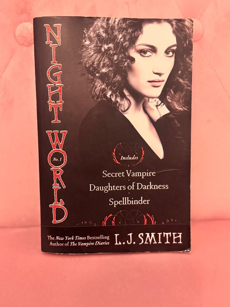 Night World No. 1 - Secret Vampire; Daughters of Darkness; -Paperback -L.J Smith