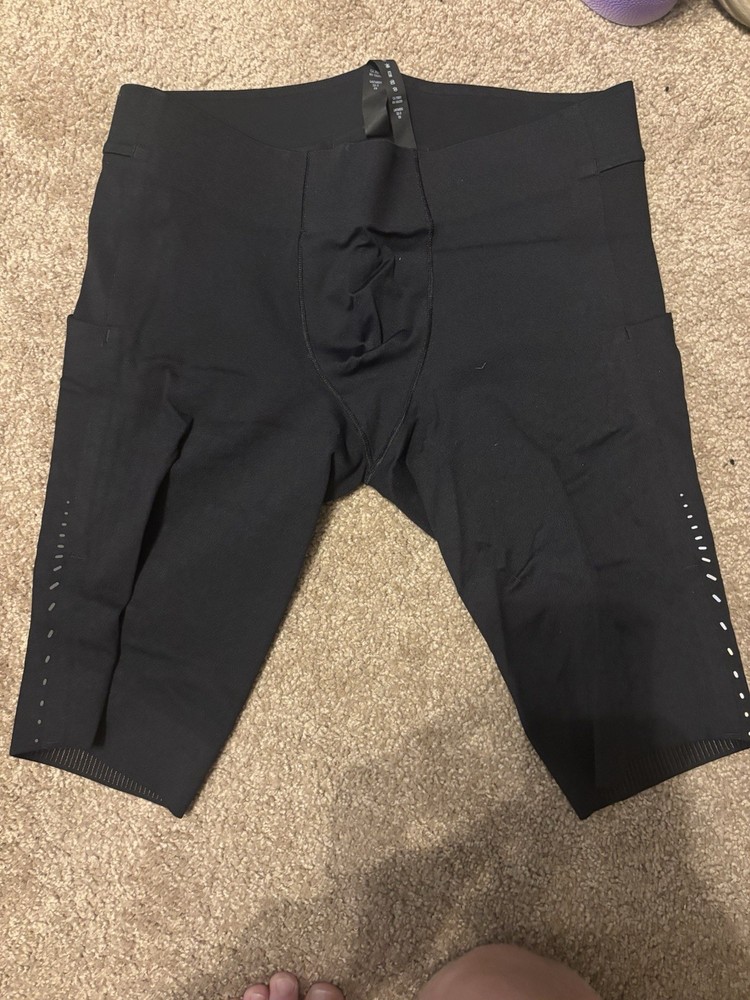 Lululemon Men’s Senseknit Running Short 10” Size M Black Tight Fit