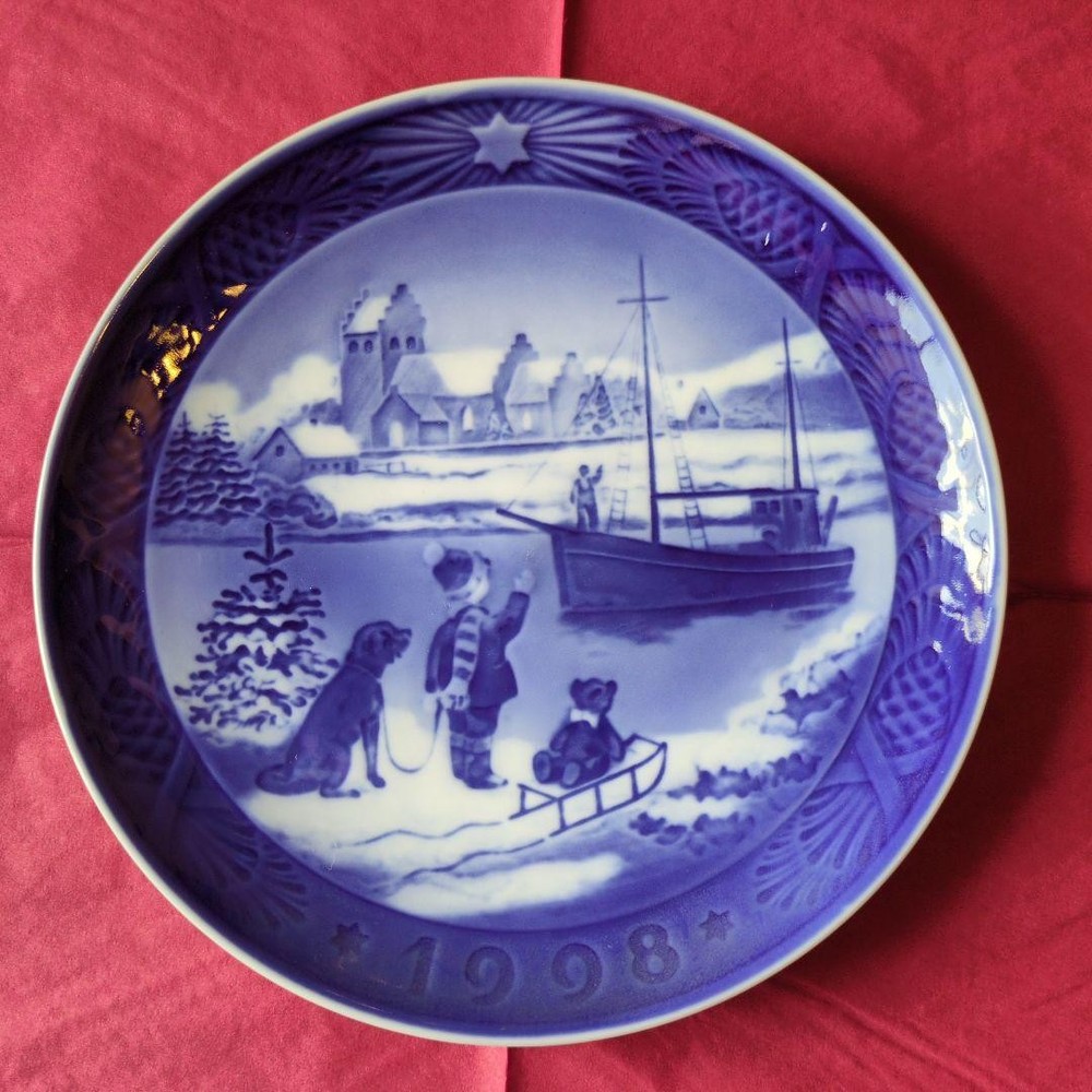 Royal Copenhagen 1998 Year Plate, 18cm Porcelain Collectible, Used