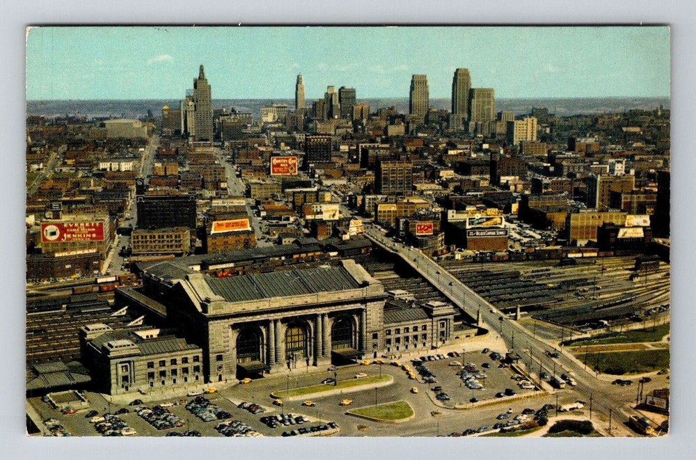 Kansas City MO-Missouri, Union Station and Skyline, Vintage Postcard