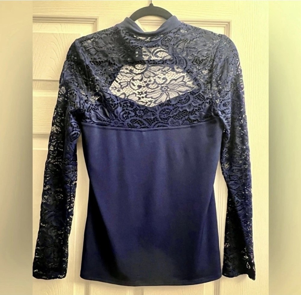 NWT Express Blue Floral Lace Long Sleeve Top, Women’s Size Medium