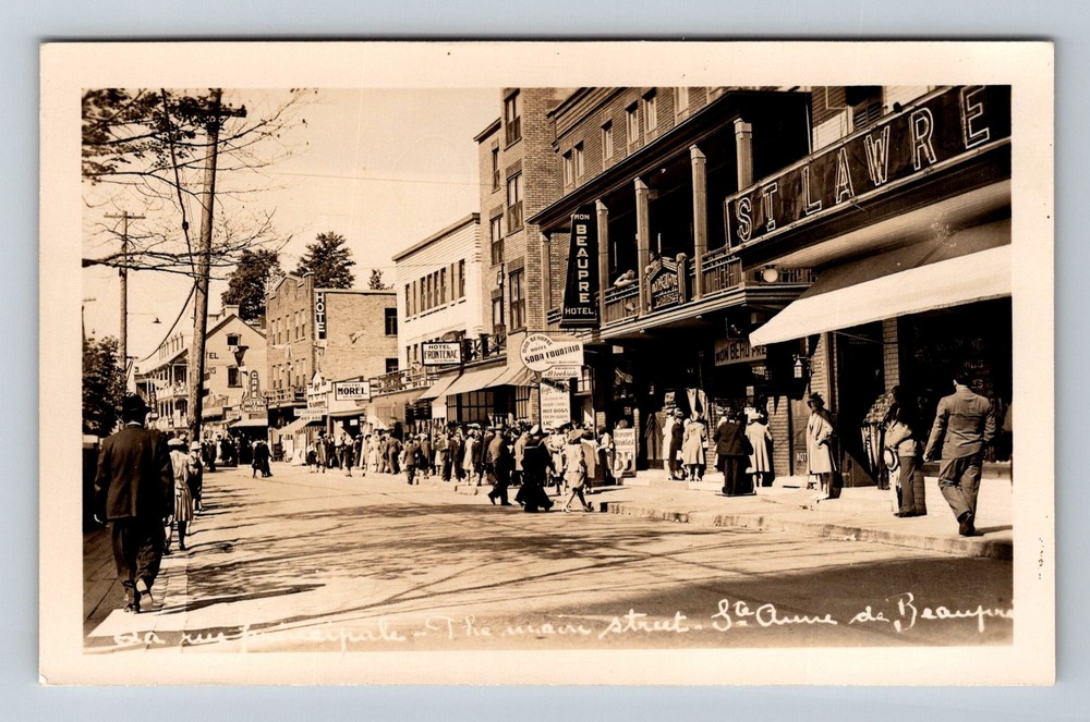 Canada- Quebec Saint Anne de Beaupre Main Street Old Post View Vintage Postcard