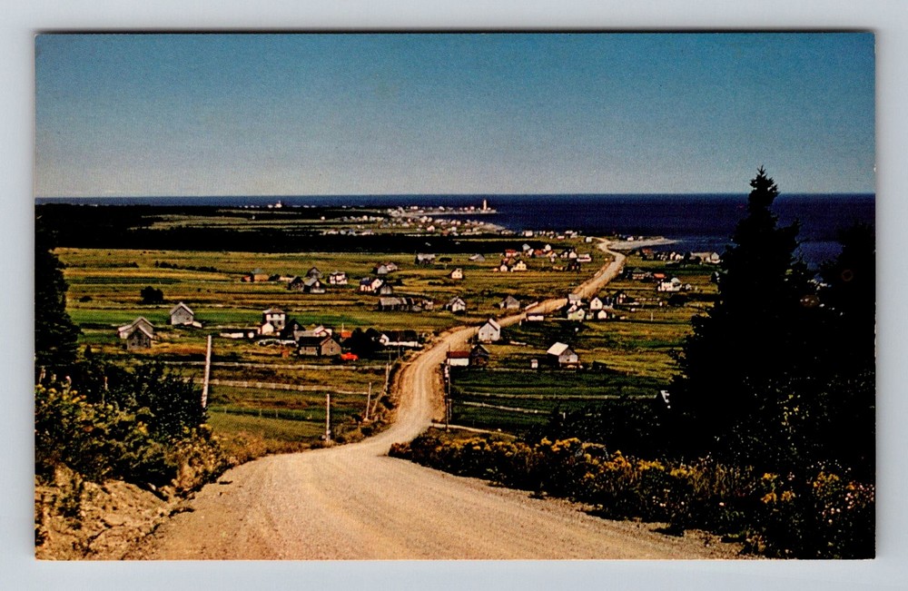 Canada- Quebec LaGaspesie Descending Scenic View Old PC Postal Vintage Postcard
