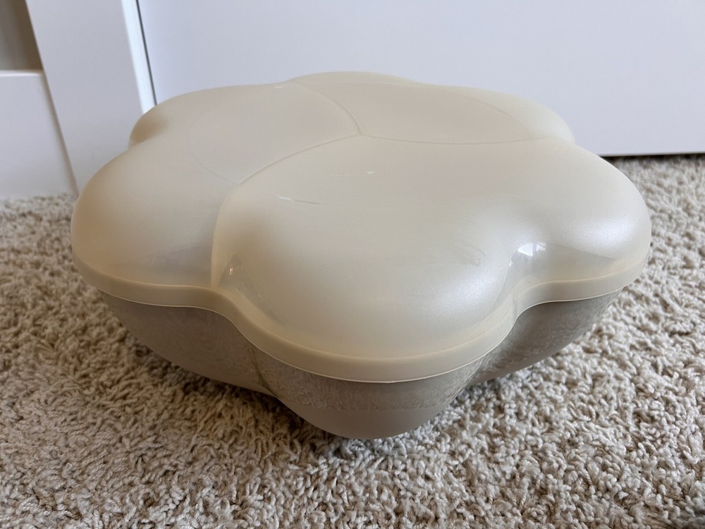 Tupperware XL Flower Shape Chip Salad Snack Bowl 4624A-2 Cream