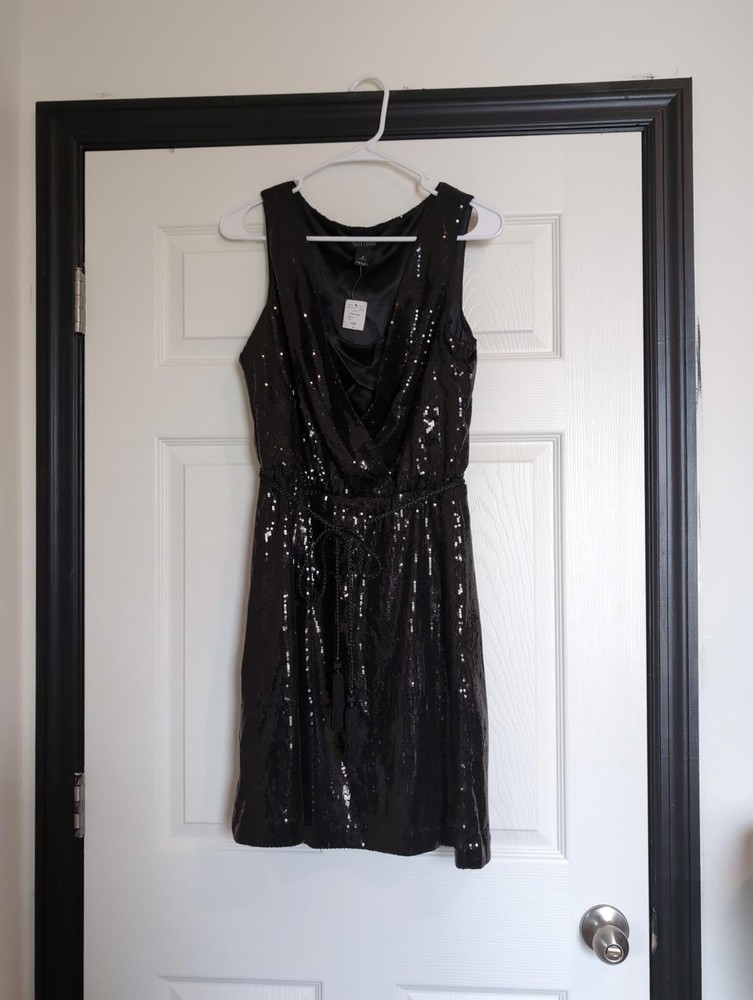 Size 8 NWT black sequin dress