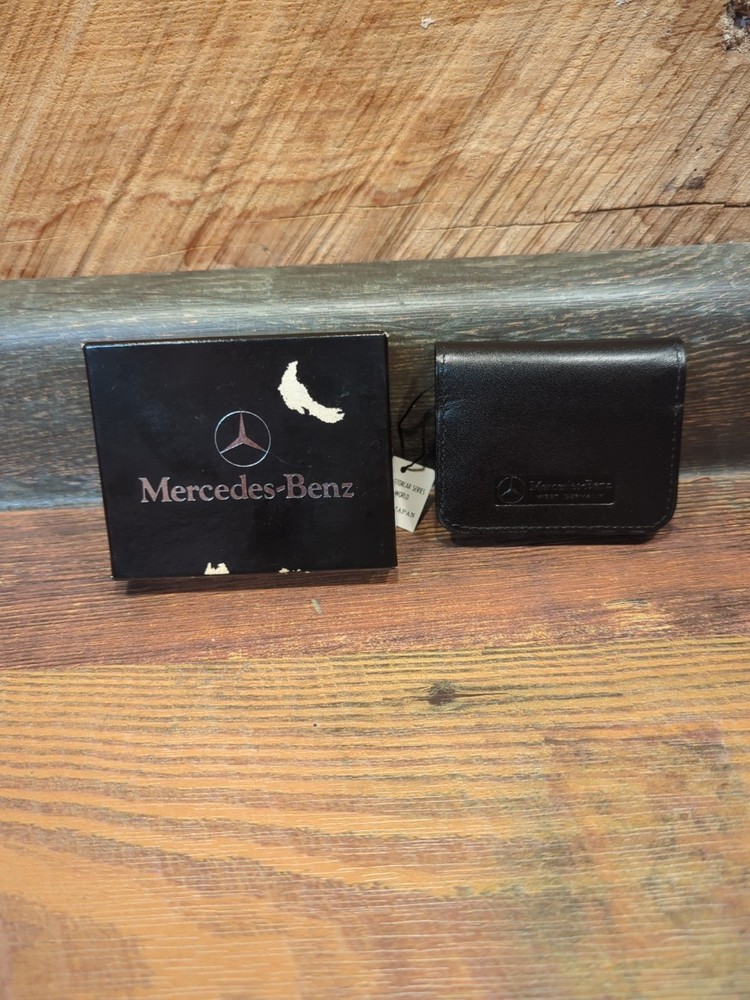 Vintage OEM Mercedes-Benz Change Key Purse Wallet Leather 3 Inch X 2 1/2 Inch