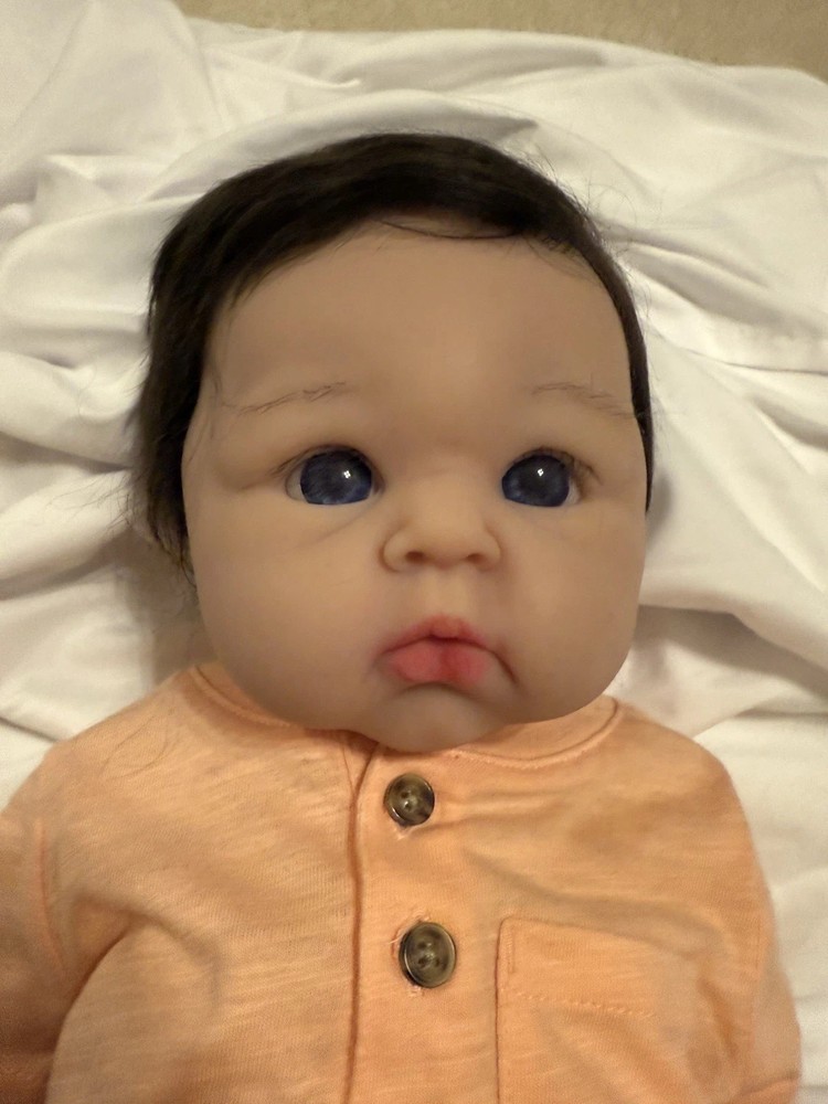 Soft silicone baby bib for mess-free feeding