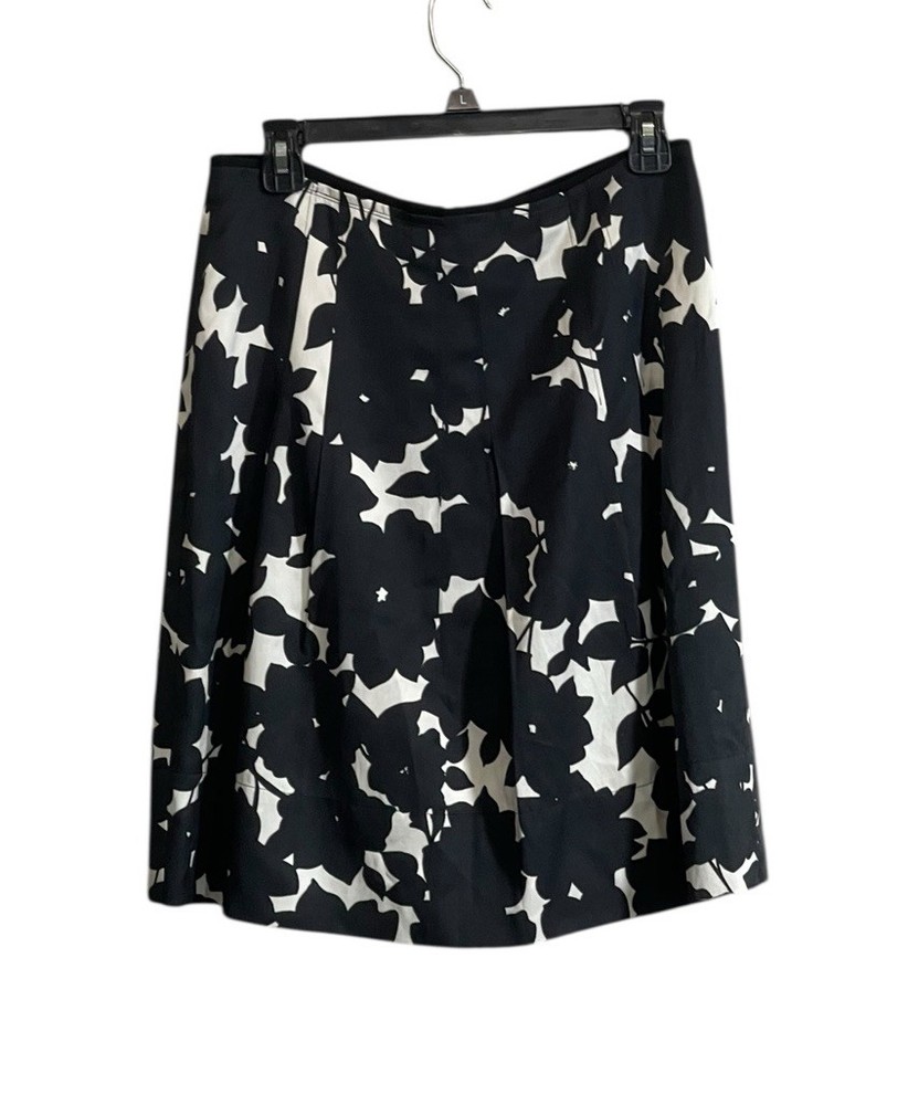 Banana Republic Skirt Sz 4 Black White  A-Line Knee Silk Blend Career Timeless