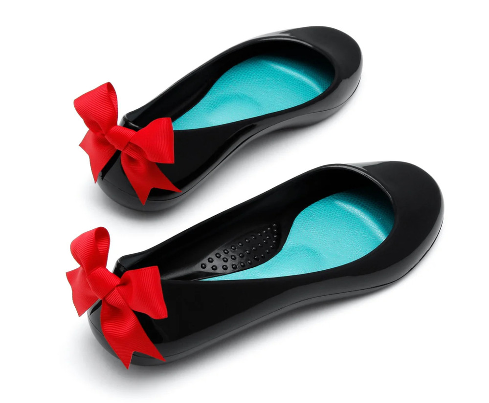 New in Box Sz 6 US OkaB Lily Ballet Flats Shoes Color Licorice Black w Cherry Bo