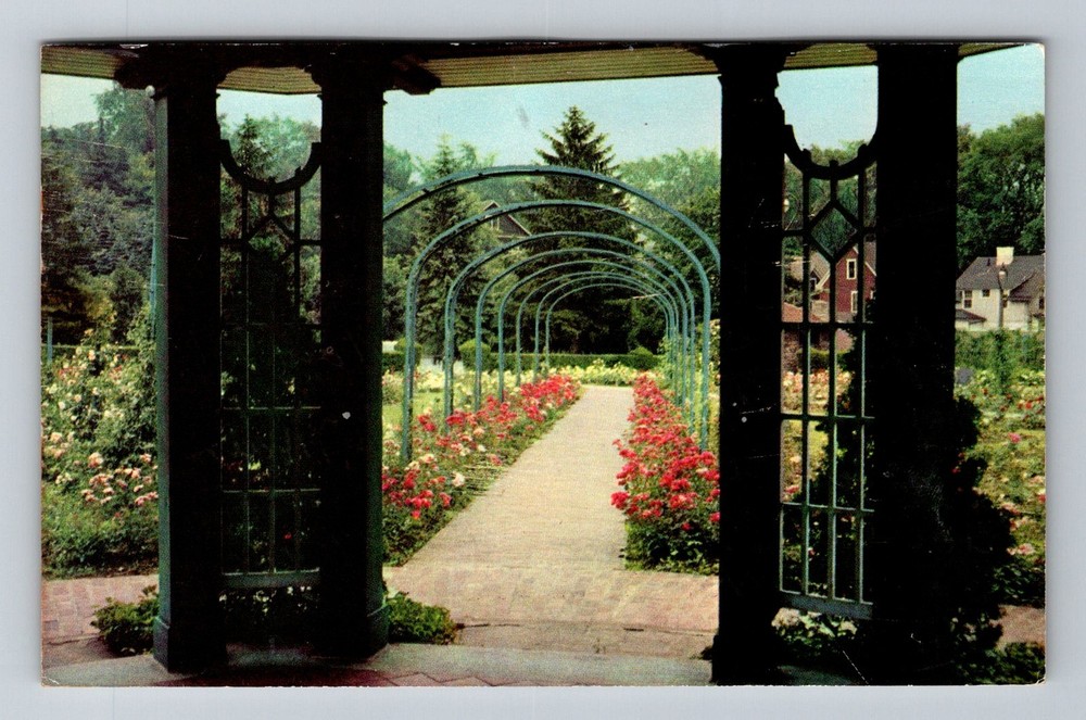 Syracuse, NY-New York, Mills Garden Thornden Park Archway Vintage c1958 Postcard