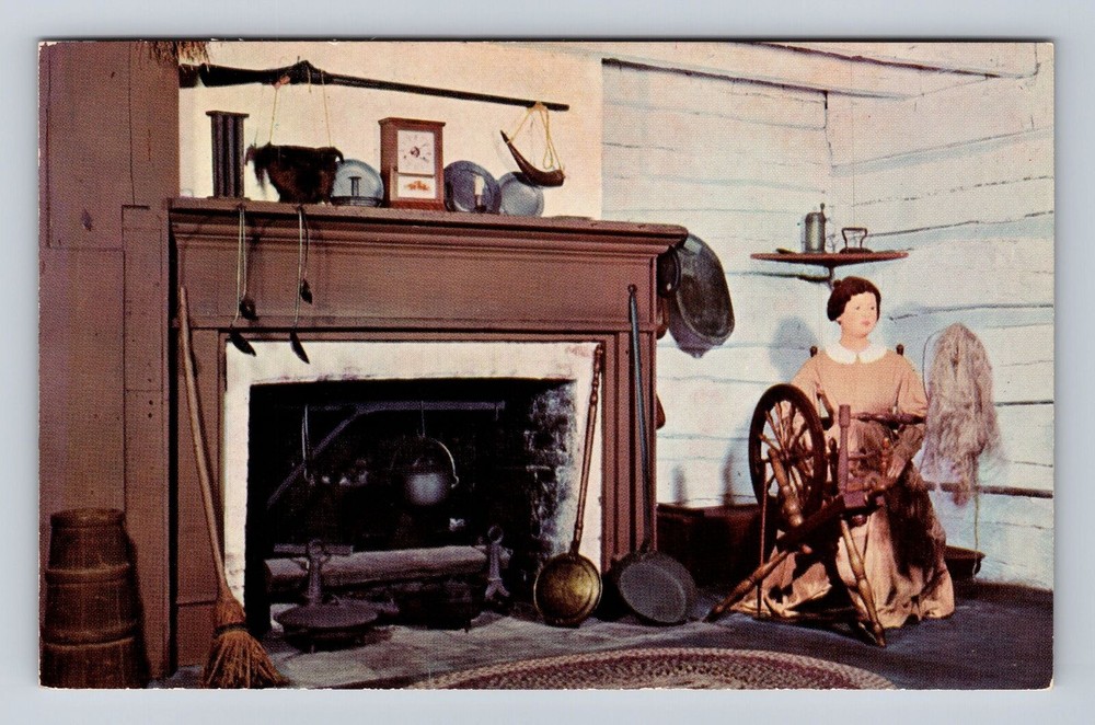 Columbus OH-Ohio State Museum, Period Interior Log Cabin, Vintage Postcard