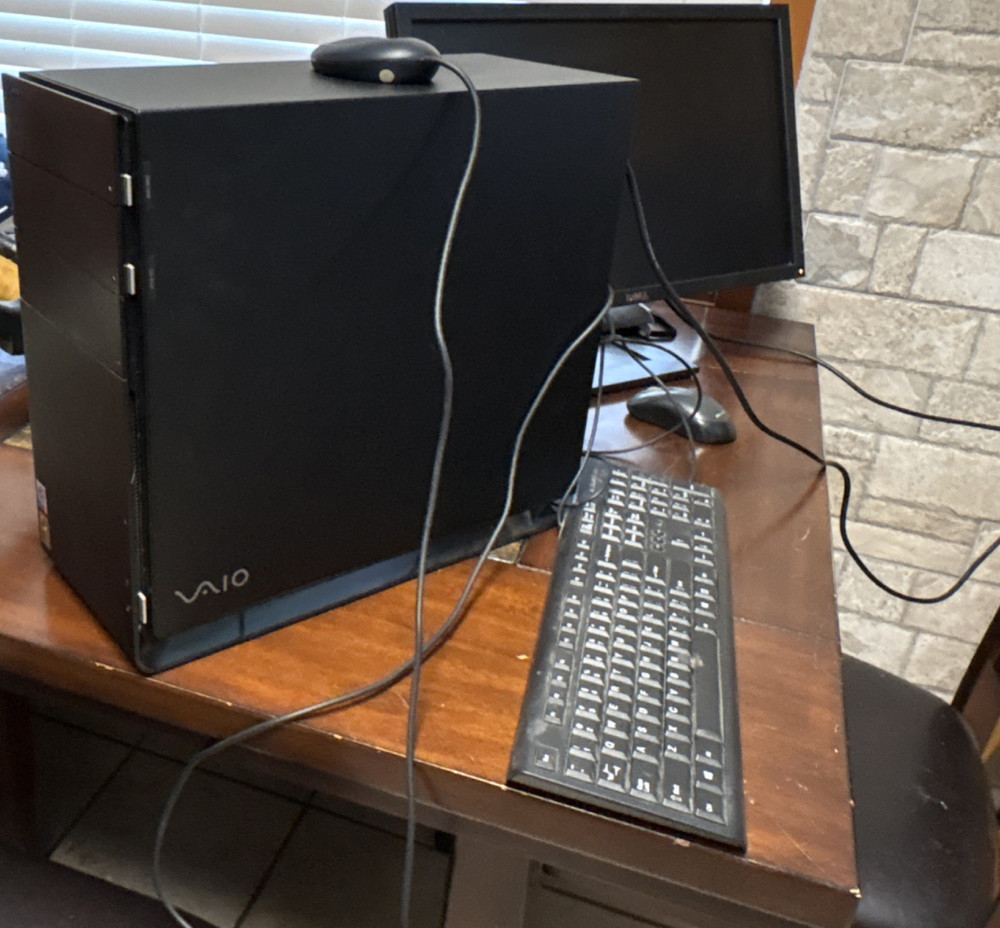 Sony VAIO VGC-RB43 Black Tower Desktop PC Windows XP Home Edition