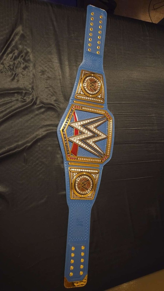 Wwe universal championship commemorative belt