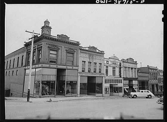 Photo:Downtown Main Street Storefronts 1900s Historic Building Street View
