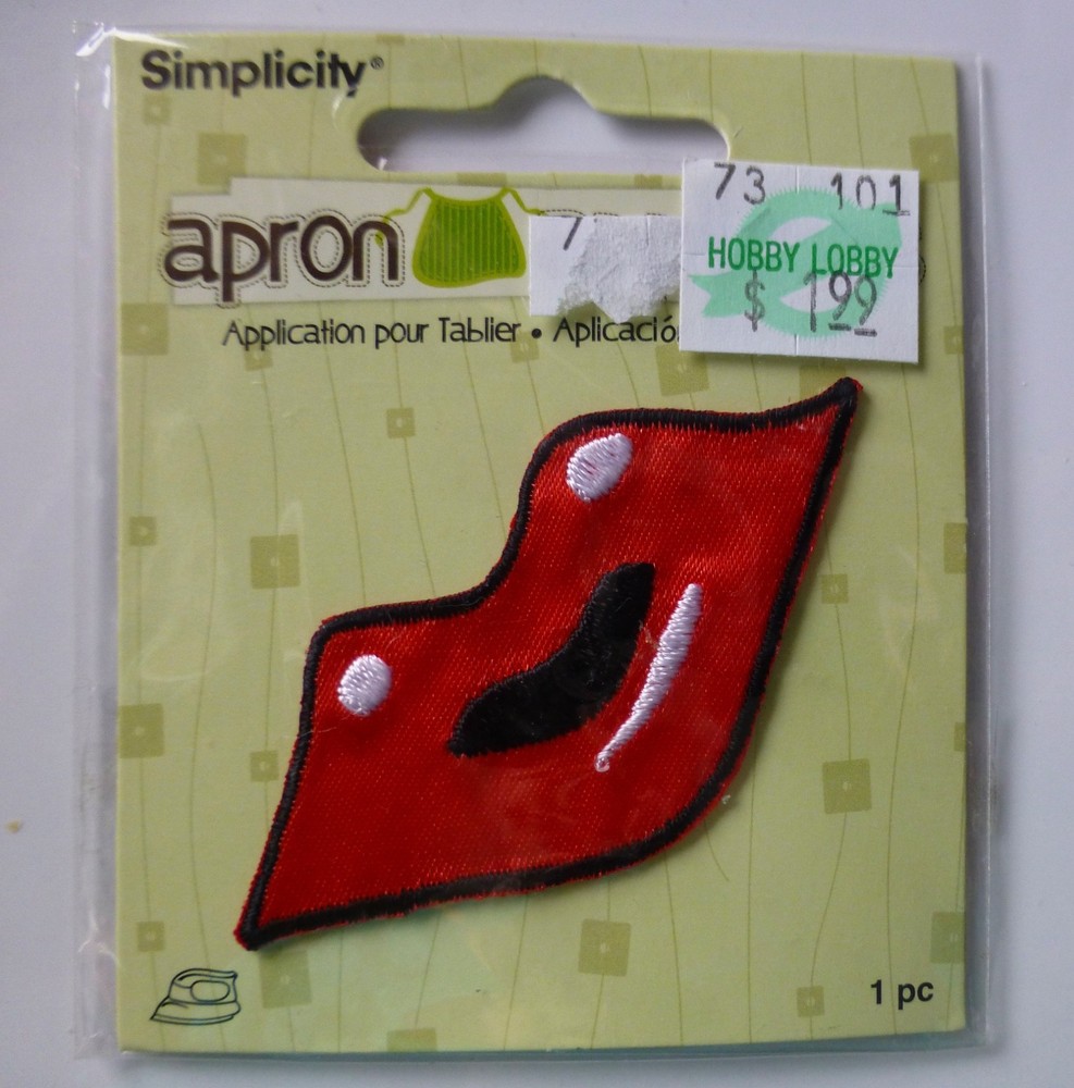 SIMPLICITY Apron Appliques Embroidered Iron-On Patch - RED LIPS