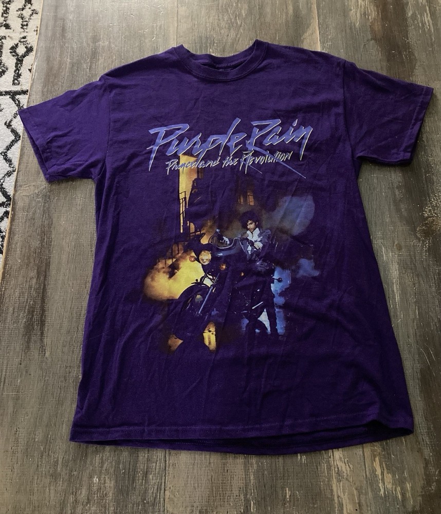 Prince Purple Rain T-Shirt Womens Medium Purple Graphic Print Short Sleeve