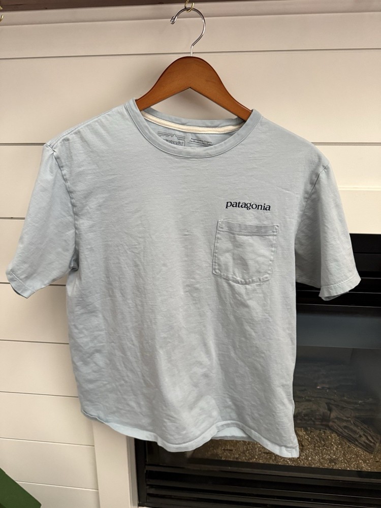 Men’s Light Blue Patagonia T-Shirt With Amazing Hit Size Medium Guc