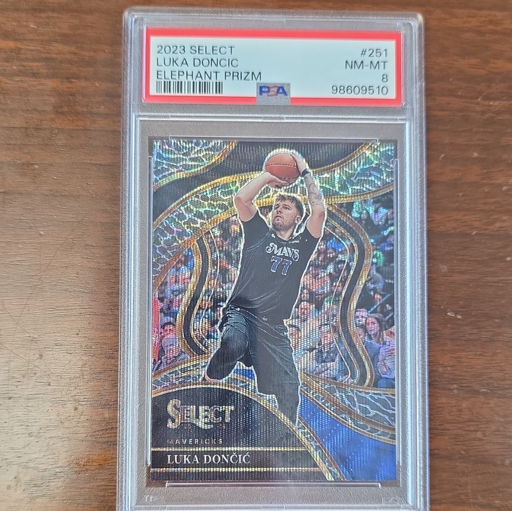 2023-24 Panini Select - Courtside Luka Dončić #251 Elephant Prizm
