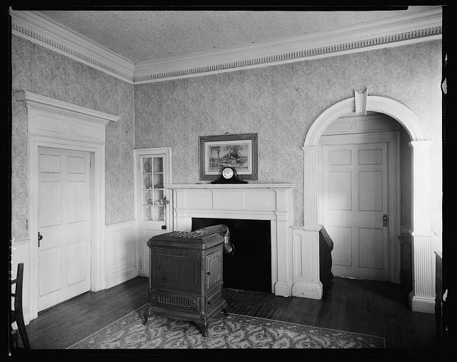 Photo:Wingina Virginia Soldiers' Joy Interior Fireplace Stove 1930s