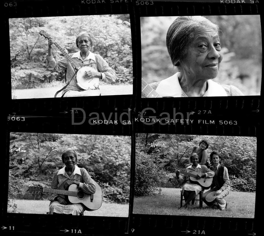 '77 Elizabeth Cotten Mike & Peggy Seeger Lexington VA 35mm 4 Negative Lot B799