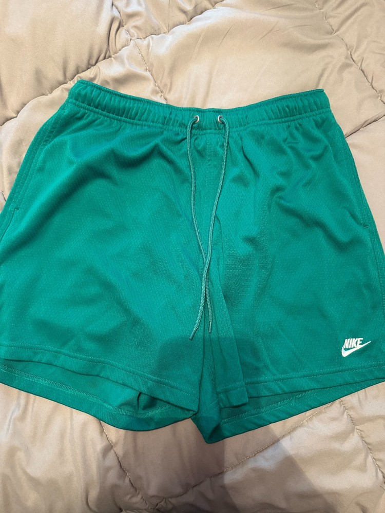 Nike Men's Club Mesh Flow Shorts Malachite Green White Size Medium