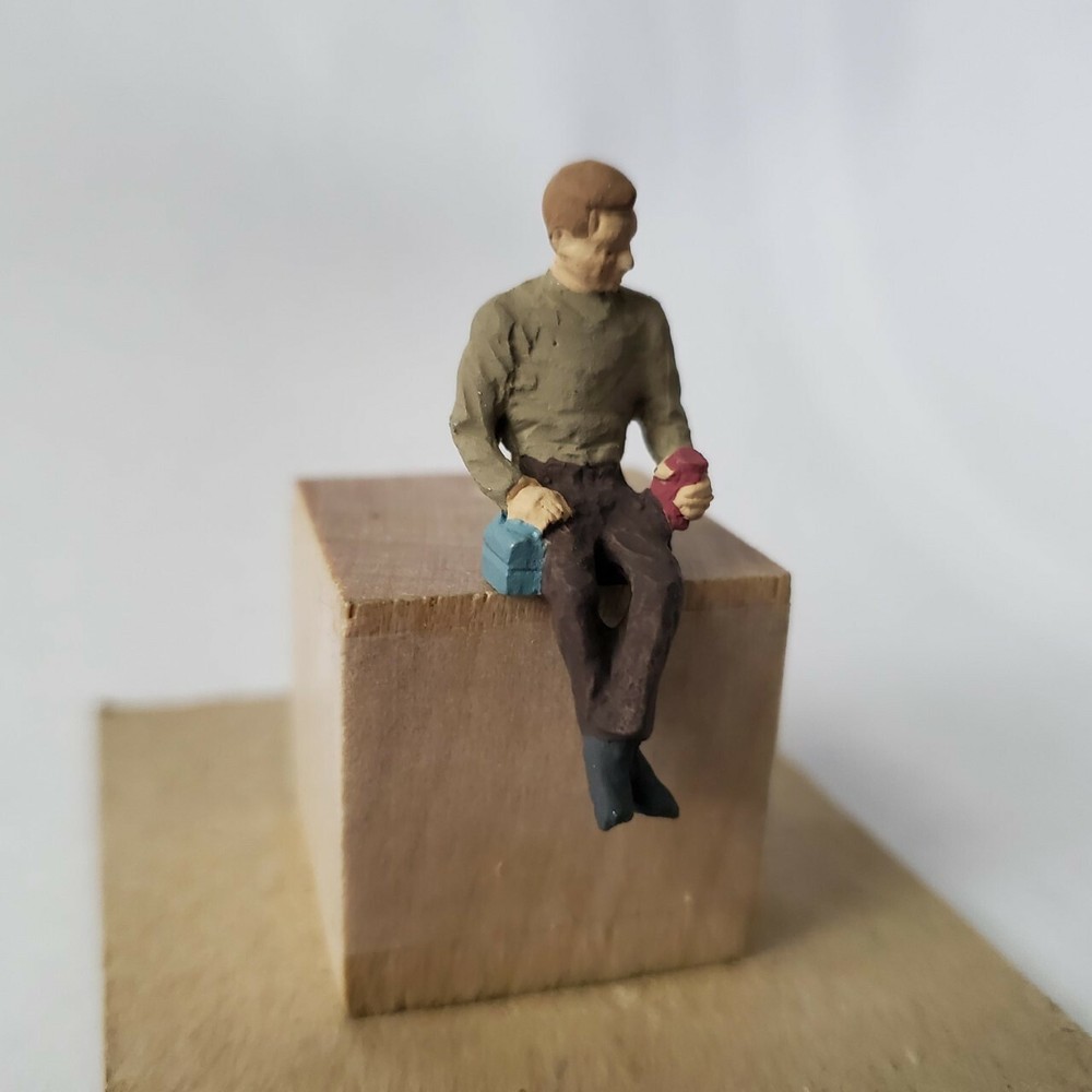 Arttista #1541 - Worker Sitting with Cup & Lunchbox - O Scale - Model Trains NEW