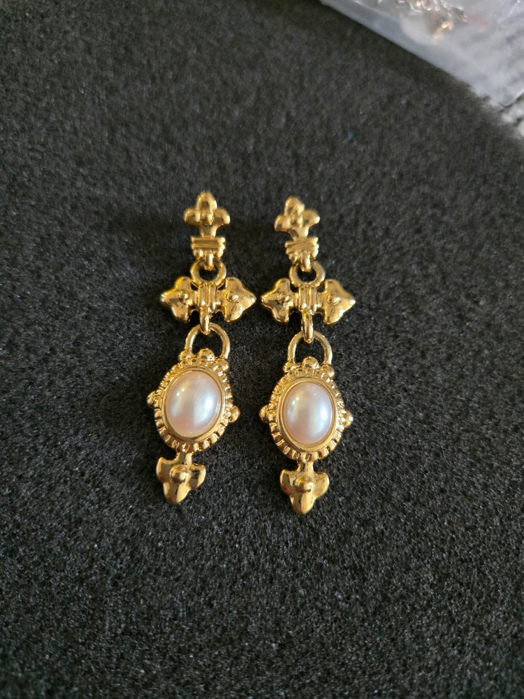 Vintage PARK LANE Faux Pearl Dangle Clip On Earrings -Signed Gold Tone