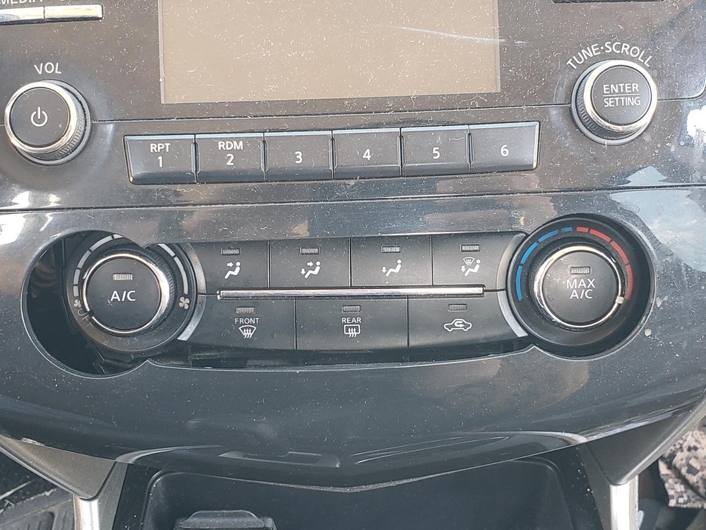 Used AC Selector Switch for 2015 Nissan Altima Manual Control in Excellent Condition-image