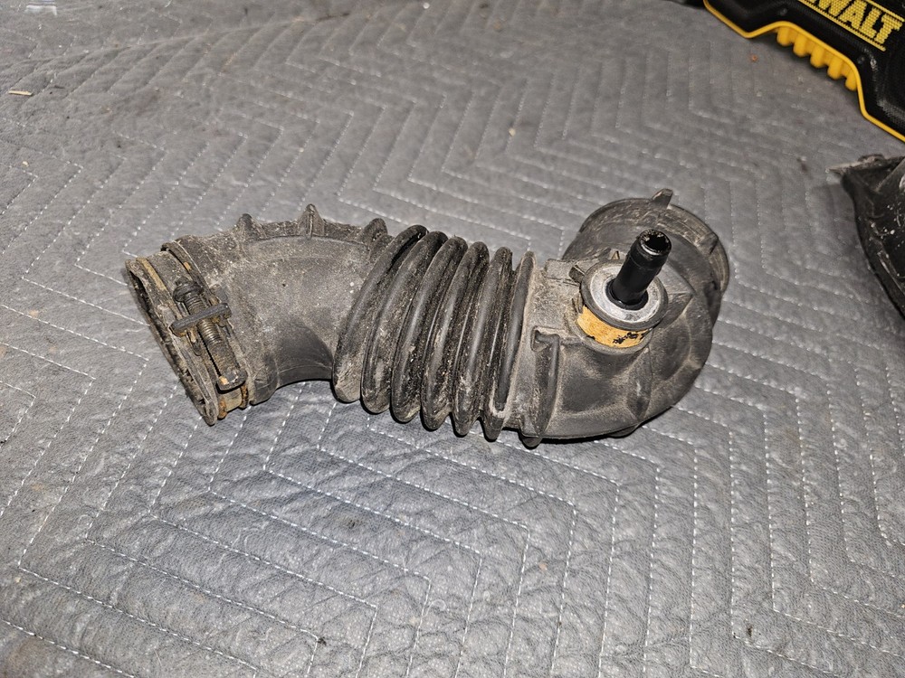 2017-2019 Kia Soul OEM Air Intake Duct Hose 28140-B2000