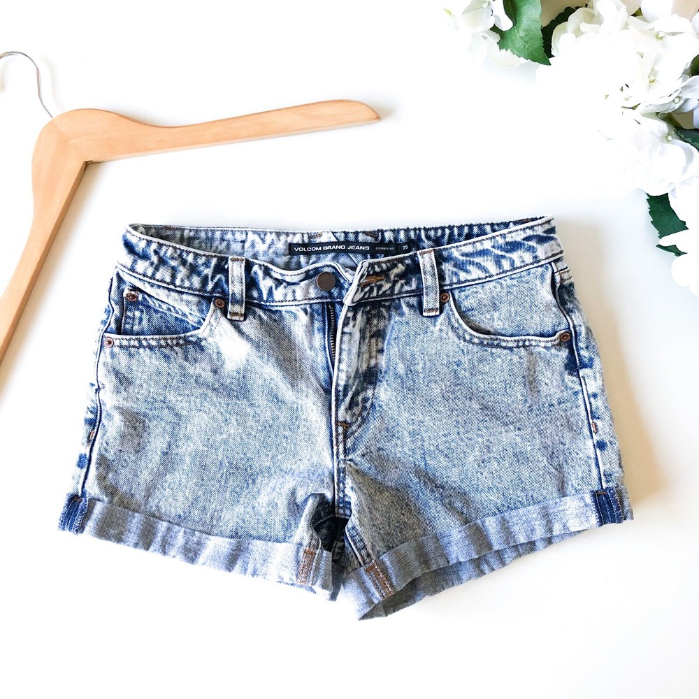 Acid Wash Low Rise Boyfriend Fit Denim Jean Shorts. Womens Size 25-image