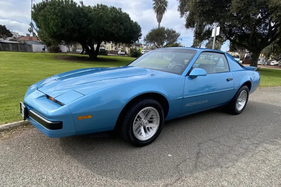 1989 Pontiac Firebird Formula  | 24