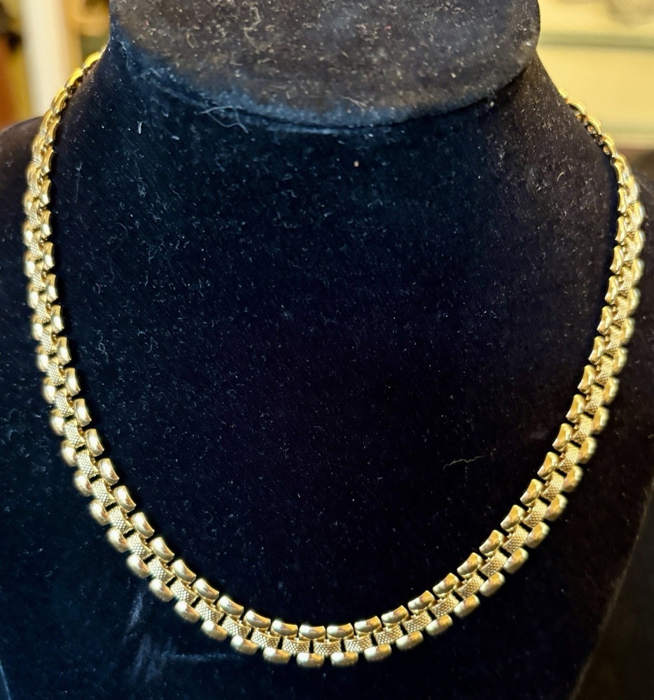 Vintage Monet Necklace Gold Tone Chain Link Signed 17
