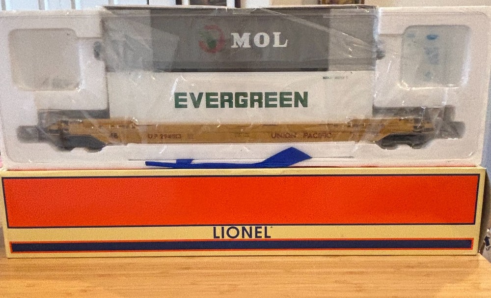 LIONEL 6-27808 #294103 Union Pacific Evergreen Husky Stack NIB