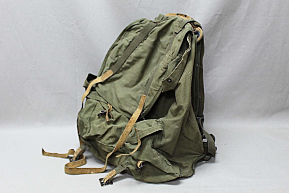 US Army Mountain Troops Backpack w/Metal Frame M1951 . FLU3787