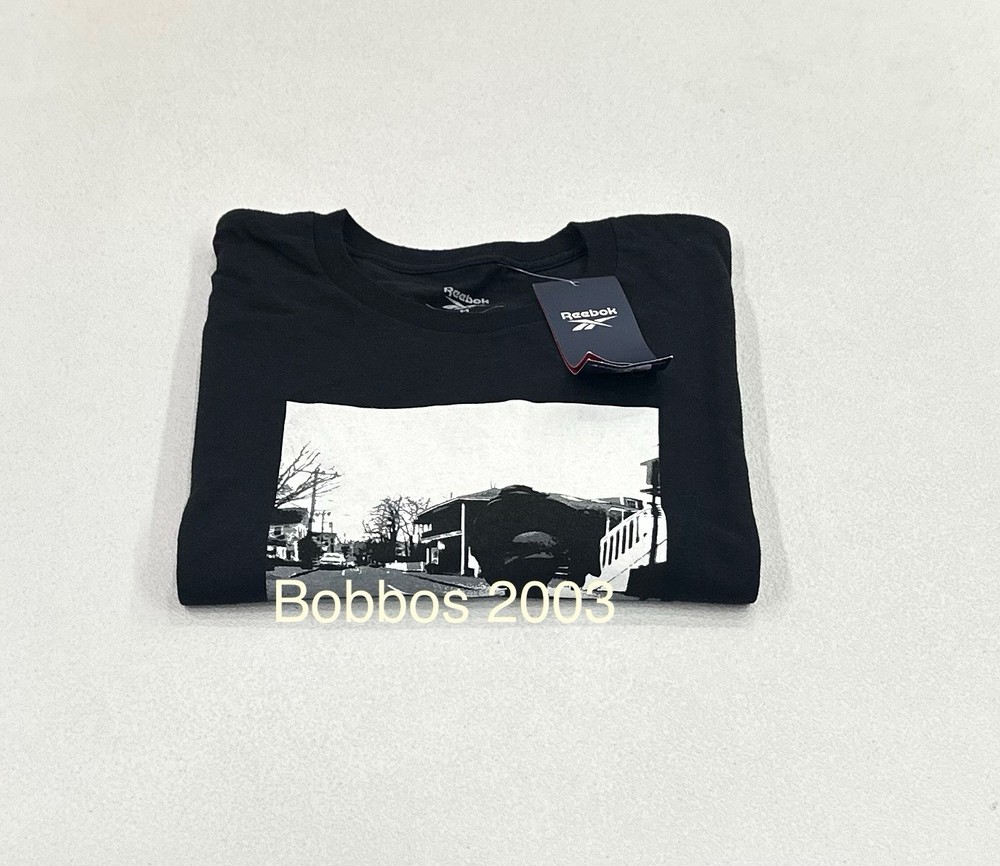 Reebok Men's Regular Fit Short Sleeve Graphic T-Shirt, Black, Size M