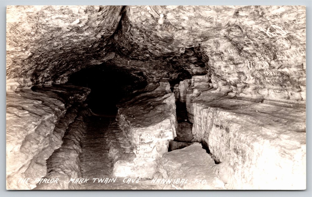 RPPC~Hannibal Missouri~The Parlor Room @ Mark Twain Cave~Real Photo Postcard