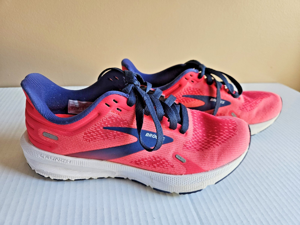 Brooks Coral Pink Running Shoe Women's Size 7