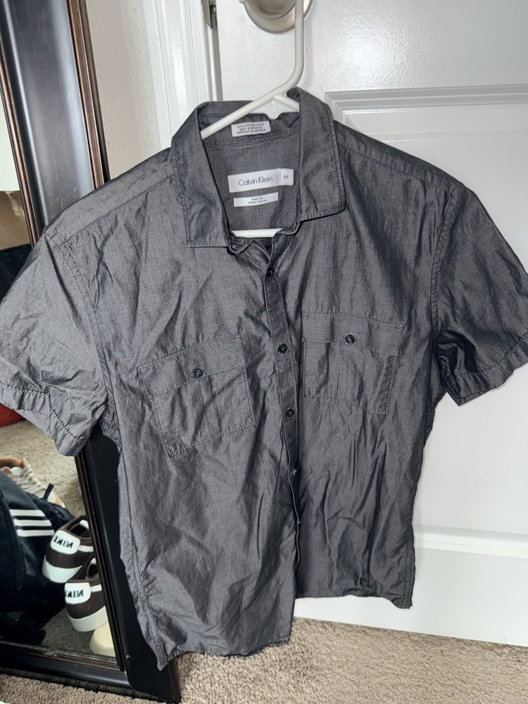 Calvin Klein Mens Gray Short Sleeve Button Down Size Small