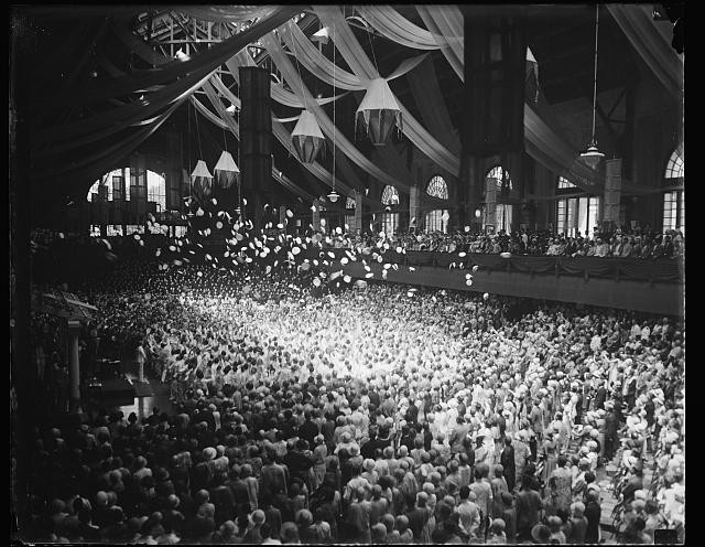 Photo:Annapolis Maryland U.S. Naval Academy 1930 Graduation Ceremony Crowd