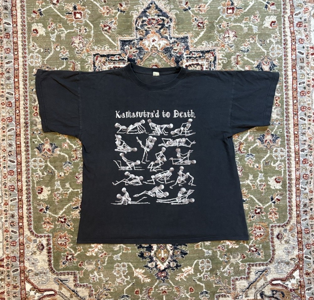 VINTAGE 90s BONE IN LOVE SKELETON SEX POSITION KAMASUTRA FADED T-SHIRT MENS Sz L