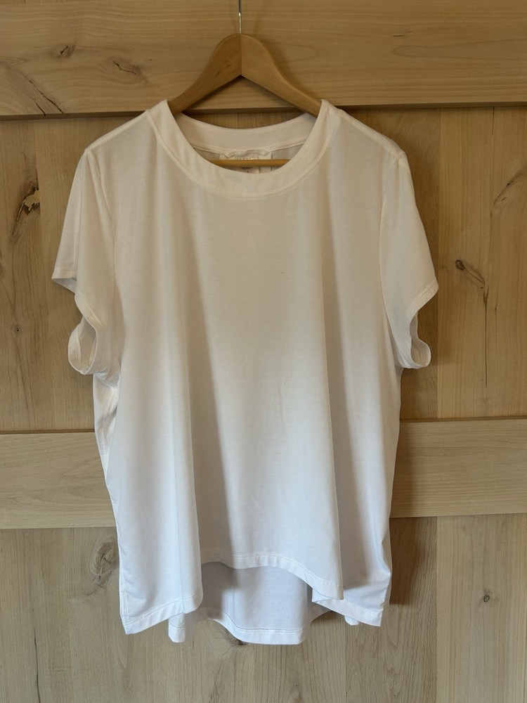Athleta “Power Of She” White Tee, EUC, Size Large