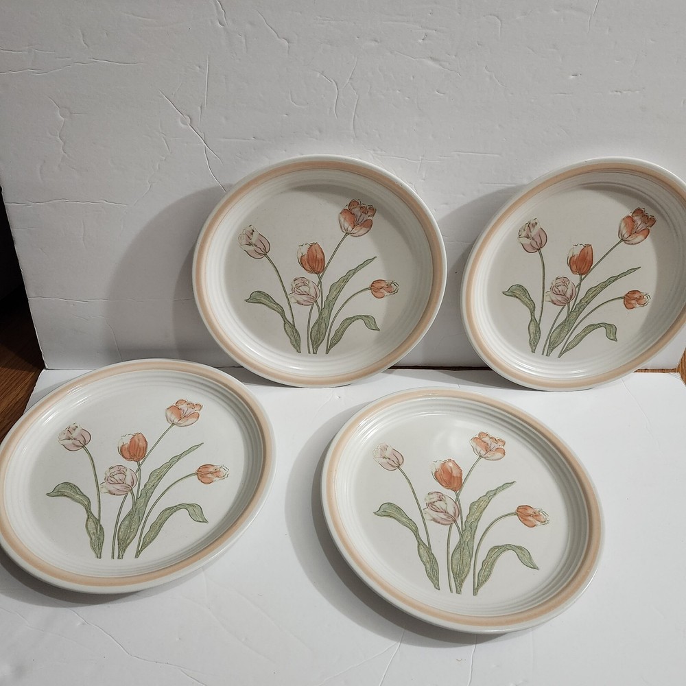 Baker Hart Stuart Erin Dinner Plates Floral Stoneware Japan 10.5 Inches Lot Of 4