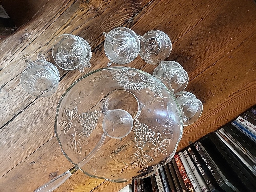 Vintage 1960s Crystal Clear Pressed Glass Anchor Hocking Harvest Embossed Grape