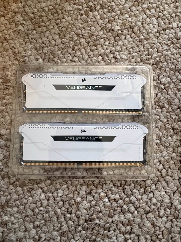 Corsair Vengeance LPX 32GB PC4-25600 DDR4-3200 Memory - CMK32GX4M2E3200C16
